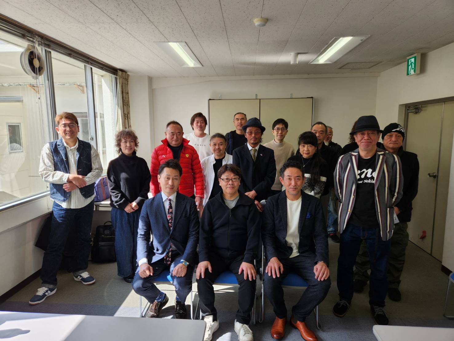 �ե�������롦���ӡ�����ü�������Ƥ򥵥����